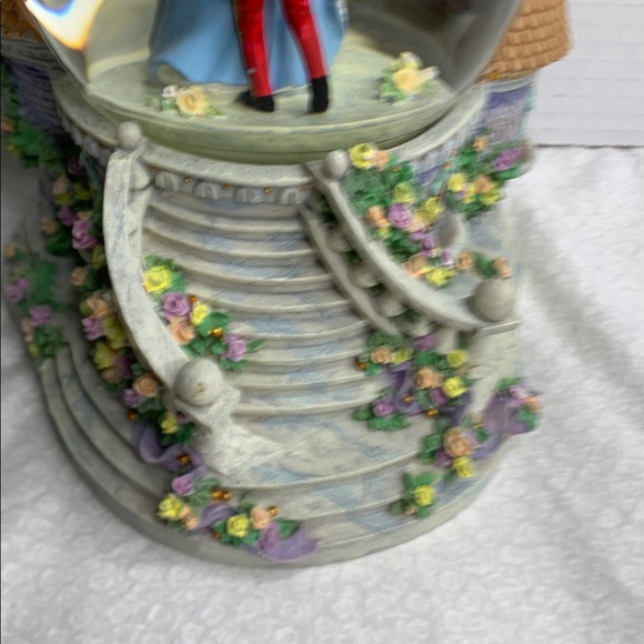 Disney snow globe Enchanted Castle Snow Globe with Clock - Picture 5 of 9